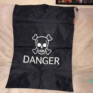 Kikkerland Danger with skull 💀 and crossbones XL drawstring bag 💕